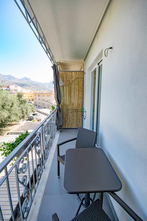 Il Muro Vecchio Studios Giardini Naxos Esterno foto